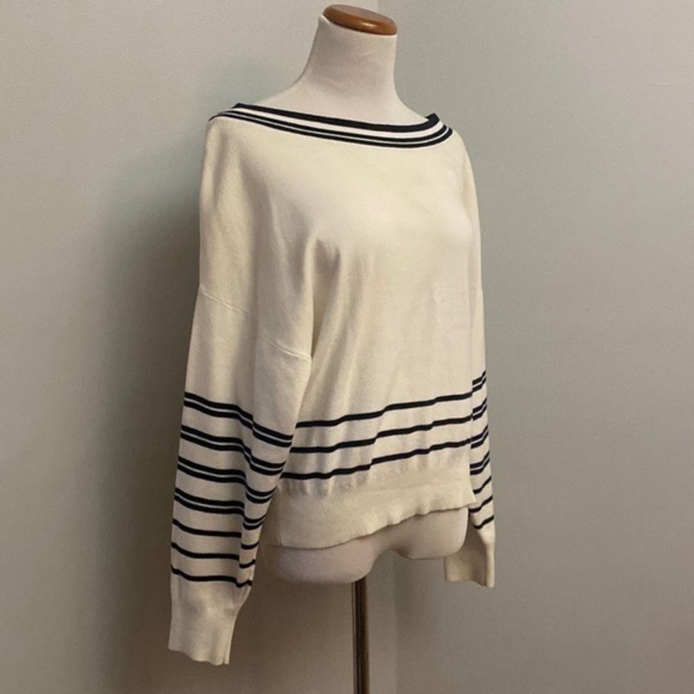 Express Sweater - Picture 2 of 3